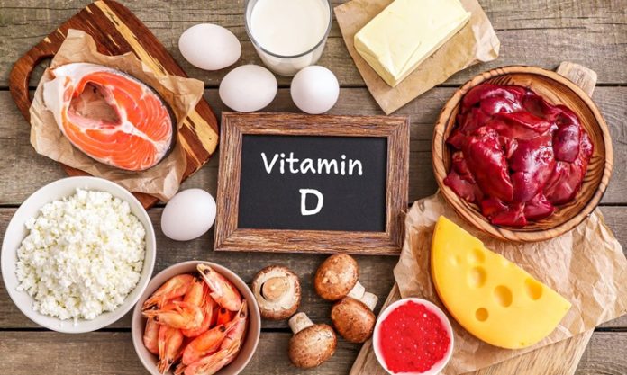 Vitamin D Dünyasında Yeni Araştırmalar Son yıllarda sağlık bilimlerinde vitaminlerin insan vücudu üzerindeki etkileri daha kapsamlı şekilde incelenmeye devam ediyor. Bu çalışmalar arasında Vitamin D üzerine yapılan araştırmalar özel bir yere sahip bulunuyor. Kemik sağlığından bağışıklık sistemine, genel yaşam kalitesinden metabolik süreçlere kadar birçok alanda etkisi araştırılan Vitamin D desteği, bilim dünyasının dikkatini çekmeye devam ediyor. Konulu bir haber görseli.