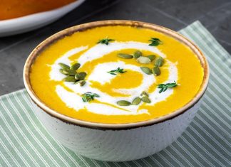 Vitamin Açısından Zengin Çorbalar Mevsim sebzelerinin mutfaklarda daha fazla yer bulmasıyla birlikte çorba tarifleri de farklı içeriklerle çeşitleniyor. Özellikle sebze, baklagil, tahıl ve yeşilliklerin bir arada kullanılabildiği çorbalar, günlük beslenme düzenine farklı besinlerin dahil edilmesi açısından pratik seçenekler arasında bulunuyor. Bu nedenle Vitamin Açısından Zengin Çorbalar, hem geleneksel mutfak kültüründe hem de dengeli beslenmeye yönelik güncel yaklaşımlarda dikkat çekmeye devam ediyor. Konulu bir haber görseli.