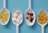 Vitaminler üzerine yürütülen bilimsel çalışmalar, son yıllarda yalnızca beslenme alışkanlıkları ve vitamin eksiklikleri üzerinden değil, genetik farklılıklar açısından da değerlendirilmeye başladı. Araştırmacılar, aynı miktarda vitamini tüketen kişilerin vücutlarında neden farklı sonuçlar ortaya çıkabildiğini anlamak için genler, metabolik süreçler ve vitaminlerin emilimi arasındaki ilişkileri daha ayrıntılı biçimde inceliyor. Konulu bir haber görseli.