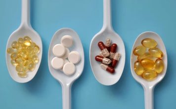 Vitamin Araştırmalarında Genetik Yaklaşımlar Vitaminler üzerine yürütülen bilimsel çalışmalar, son yıllarda yalnızca beslenme alışkanlıkları ve vitamin eksiklikleri üzerinden değil, genetik farklılıklar açısından da değerlendirilmeye başladı. Araştırmacılar, aynı miktarda vitamini tüketen kişilerin vücutlarında neden farklı sonuçlar ortaya çıkabildiğini anlamak için genler, metabolik süreçler ve vitaminlerin emilimi arasındaki ilişkileri daha ayrıntılı biçimde inceliyor. Konulu bir haber görseli.