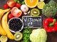 Vitamin C Takviyelerinde Son Gelişmeler Vitamin C takviyeleri, bağışıklık sistemi ve antioksidan özellikleri nedeniyle uzun yıllardır yoğun ilgi gören besin destekleri arasında yer alıyor. Son yıllarda ise araştırmalar, yüksek doz kullanımının herkes için aynı faydayı sağlayıp sağlamadığı, egzersiz sonrası toparlanma üzerindeki etkileri ve farklı kullanım biçimlerinin sonuçları gibi konulara daha fazla odaklanıyor. 2026 yılında yayımlanan yeni çalışmalar da Vitamin C takviyesi konusunda daha ölçülü ve kişisel ihtiyaçlara göre şekillenen bir yaklaşımın öne çıktığını gösteriyor. Konulu bir haber görseli.