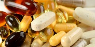 Vitamin Çalışmalarında Klinik Araştırmalar Hızlanıyor Vitaminler üzerine yürütülen bilimsel çalışmalar, son yıllarda klinik araştırmaların daha kapsamlı hale gelmesiyle birlikte yeni bir döneme giriyor. İnsan sağlığı açısından önemli işlevlere sahip olan vitaminlerin vücutta nasıl kullanıldığı, eksiklik durumunda ortaya çıkabilecek etkiler ve takviyelerin hangi koşullarda yarar sağlayabileceği farklı araştırma grupları tarafından inceleniyor. Bu çalışmalar, yalnızca vitaminlerin temel işlevlerini değil, aynı zamanda farklı yaş grupları ve beslenme koşullarındaki etkilerini de değerlendirmeye odaklanıyor. Konulu bir haber görseli.