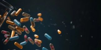 Vitaminler, insan vücudunda birçok yaşamsal sürecin sağlıklı şekilde devam etmesine yardımcı olan organik bileşikler arasında bulunuyor. Ancak bütün vitaminlerin görevleri, vücutta depolanma biçimleri ve besinlerden alınma yolları aynı değil. Bu nedenle vitamin çeşitleri arasındaki farkları bilmek, hem günlük beslenme düzeninin daha bilinçli oluşturulmasına hem de gerektiğinde kullanılan takviyelerin daha doğru değerlendirilmesine katkı sağlıyor. Konulu bir haber görseli.