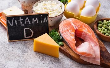Vitamin D Dünyasında Yeni Araştırmalar Son yıllarda beslenme ve sağlık araştırmalarında en fazla incelenen mikro besinlerden biri D vitamini olmaya devam ediyor. Kemik sağlığıyla olan güçlü ilişkisi uzun süredir bilinen bu vitaminin bağışıklık sistemi, metabolizma, enfeksiyonlar, kalp-damar sağlığı ve bazı kronik hastalıklarla bağlantısı da araştırılıyor. Ancak 2026 yılında yayımlanan yeni çalışmalar, D vitamininin etkileri konusunda daha dengeli ve kişiye özgü bir yaklaşımın önemini ortaya koyuyor. Konulu bir haber görseli.