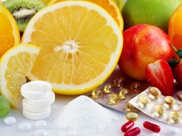 Vitamin Dengesini Koruyan Beslenme Alışkanlıkları Günlük beslenme düzeninde yeterli ve çeşitli besinlere yer verilmesi, vücudun ihtiyaç duyduğu vitamin ve minerallerin karşılanması açısından önem taşıyor. Yoğun iş ve okul temposu, düzensiz öğünler, hazır gıdaların sık tüketilmesi ve tek tip beslenme gibi alışkanlıklar ise günlük beslenme çeşitliliğinin azalmasına neden olabiliyor. Bu nedenle Vitamin Dengesini korumaya yönelik doğru beslenme alışkanlıkları, sağlıklı yaşamın önemli parçalarından biri olarak öne çıkıyor. Konulu bir haber görseli.