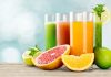 Günlük beslenme düzeninde meyvelere yer vermek, çeşitli vitamin ve minerallerin alınmasına katkı sağlayabiliyor. Özellikle farklı meyvelerin bir araya getirilmesiyle hazırlanan içecekler, sıcak havalarda ferahlatıcı bir alternatif olarak öne çıkıyor. Bu noktada Vitamin Depolarını Destekleyen Meyve Suları, taze meyvelerin beslenme düzenine pratik şekilde dahil edilmesine yönelik seçenekler arasında değerlendiriliyor. Konulu bir haber görseli.