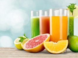 Günlük beslenme düzeninde meyvelere yer vermek, çeşitli vitamin ve minerallerin alınmasına katkı sağlayabiliyor. Özellikle farklı meyvelerin bir araya getirilmesiyle hazırlanan içecekler, sıcak havalarda ferahlatıcı bir alternatif olarak öne çıkıyor. Bu noktada Vitamin Depolarını Destekleyen Meyve Suları, taze meyvelerin beslenme düzenine pratik şekilde dahil edilmesine yönelik seçenekler arasında değerlendiriliyor. Konulu bir haber görseli.