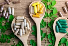 Vitamin Desteğiyle Enerji Seviyesi Artar mı? Günlük yaşamda yorgunluk, halsizlik ve enerji düşüklüğü birçok kişinin zaman zaman karşılaştığı sorunlar arasında yer alıyor. Yoğun çalışma temposu, düzensiz uyku, stres, yetersiz beslenme ve hareketsizlik gibi pek çok faktör kişinin kendisini gün boyunca bitkin hissetmesine neden olabiliyor. Bu noktada vitaminlerin enerji seviyeleri üzerindeki etkisi de sıkça araştırılan konular arasında bulunuyor. Özellikle Vitamin Desteği, yorgunluk yaşayan kişiler tarafından enerji seviyesini artırabileceği düşüncesiyle gündeme geliyor. Konulu bir haber görseli.