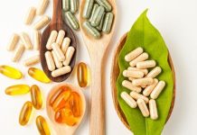 Vitamin Destekli Beslenme Programları Günlük yaşamın yoğun temposu, düzensiz öğünler ve işlenmiş gıdaların beslenme düzeninde daha fazla yer alması, sağlıklı beslenme konusundaki farkındalığı artırıyor. Bu süreçte vitamin açısından yeterli ve dengeli beslenme, vücudun normal işleyişini desteklemek isteyen kişilerin dikkat ettiği konular arasında bulunuyor. Sebze, meyve, tam tahıllar, baklagiller, yumurta, süt ürünleri, balık ve kuruyemiş gibi farklı besin gruplarının bir arada tüketilmesi, günlük beslenmenin vitamin çeşitliliğini artırabiliyor. Konulu bir haber görseli.