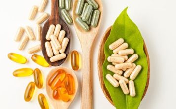 Vitamin Destekli Beslenme Programları Günlük yaşamın yoğun temposu, düzensiz öğünler ve işlenmiş gıdaların beslenme düzeninde daha fazla yer alması, sağlıklı beslenme konusundaki farkındalığı artırıyor. Bu süreçte vitamin açısından yeterli ve dengeli beslenme, vücudun normal işleyişini desteklemek isteyen kişilerin dikkat ettiği konular arasında bulunuyor. Sebze, meyve, tam tahıllar, baklagiller, yumurta, süt ürünleri, balık ve kuruyemiş gibi farklı besin gruplarının bir arada tüketilmesi, günlük beslenmenin vitamin çeşitliliğini artırabiliyor. Konulu bir haber görseli.