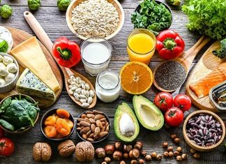 Vitamin Dostu Beslenme Trendleri Beslenme alışkanlıklarında son yıllarda yaşanan değişim, vitamin ve mineral açısından daha zengin seçeneklere olan ilgiyi artırıyor. Tüketiciler yalnızca karın doyurmayı değil, günlük beslenme düzenlerinin vücudun ihtiyaç duyduğu besin öğelerini desteklemesini de önemsiyor. Bu değişimle birlikte vitamin dostu beslenme trendleri, sebze ve meyve ağırlıklı tabaklardan fermente ürünlere, tam tahıllardan renkli besin gruplarına kadar geniş bir alanı kapsıyor. Konulu bir haber görseli.