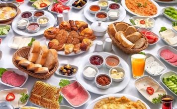 Vitamin Dostu Kahvaltı Fikirleri Günün ilk öğünü olan kahvaltı, günlük beslenme düzeninin çeşitlendirilmesi açısından önemli bir yere sahip. Sabah saatlerinde tüketilen besinlerin yalnızca enerji sağlaması değil, aynı zamanda vitamin, mineral, lif, protein ve diğer besin ögelerini içermesi de dengeli bir beslenme düzeni açısından önem taşıyor. Bu nedenle farklı besin gruplarının bir araya getirildiği Vitamin Dostu Kahvaltı Fikirleri, güne daha çeşitli bir öğünle başlamak isteyenlerin ilgisini çekiyor. Konulu bir haber görseli.