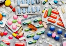 Vitaminlerin vücutta yeterli düzeyde bulunması yalnızca besinlerle alınan miktara değil, aynı zamanda bu vitaminlerin ne kadarının sindirim sistemi tarafından emilebildiğine de bağlı oluyor. Son yıllarda beslenme ve sağlık alanında yürütülen çalışmalar, vitaminlerin bağırsaklardan emilimini etkileyen mekanizmaların daha ayrıntılı şekilde incelenmesine odaklanıyor. Özellikle besinlerin birlikte tüketilmesi, bağırsak sağlığı, yağların varlığı ve gıdaların hazırlanma biçimi gibi faktörlerin vitamin kullanımındaki rolü araştırılıyor. Konulu bir haber görseli.