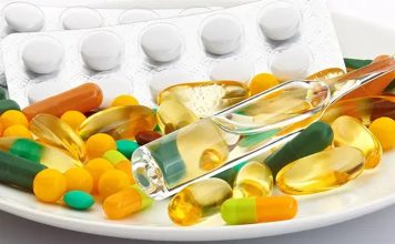 Vitamin Geliştirmede Bilimsel İş Birlikleri Vitaminlerin insan sağlığındaki rolüne ilişkin araştırmalar devam ederken, yeni ürünlerin geliştirilmesinde bilimsel iş birliklerinin önemi giderek artıyor. Üniversiteler, araştırma merkezleri, biyoteknoloji kuruluşları ve üreticiler arasında kurulan ortaklıklar, vitaminlerin yapısının daha ayrıntılı incelenmesine ve farklı kullanım alanlarının araştırılmasına katkı sağlıyor. Özellikle laboratuvar teknolojilerindeki gelişmeler, araştırmacıların vitaminlerin üretim, stabilite ve emilim süreçlerini daha kapsamlı değerlendirmesine imkan tanıyor. Konulu bir haber görseli.