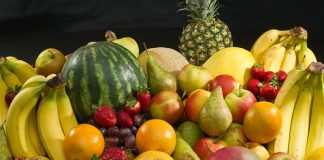 Vitamin İçeriği Yüksek Atıştırmalıklar Gün içerisinde ana öğünlerin arasında ortaya çıkan açlık hissini gidermek için tercih edilen atıştırmalıklar, doğru seçimler yapıldığında günlük beslenme düzeninin çeşitlenmesine katkı sağlayabiliyor. Özellikle taze meyveler, sebzeler, kuruyemişler, yoğurt ve bazı tahıl ürünleri, pratik şekilde tüketilebilen alternatifler arasında yer alıyor. Son dönemde sağlıklı yaşam alışkanlıklarına yönelik ilginin artmasıyla birlikte Vitamin İçeriği Yüksek Atıştırmalıklar da günlük beslenmede daha fazla dikkat çekiyor. Konulu bir haber görseli.