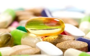 Vitamin Kalitesini Ölçen Yeni Sistemler Vitamin sektöründe ürünlerin kalitesinin daha hızlı, hassas ve güvenilir biçimde değerlendirilmesine yönelik teknolojik çalışmalar hız kazanıyor. Laboratuvar analizlerindeki gelişmeler, üretim süreçlerinde kullanılan kontrol yöntemlerinin çeşitlenmesini sağlarken, yeni nesil ölçüm sistemleri de araştırmacıların ve üreticilerin dikkatini çekiyor. Özellikle ürünlerin içeriklerinin belirlenen standartlara uygunluğunun kontrol edilmesi, üretim sürecinin önemli aşamalarından biri olarak değerlendiriliyor. Konulu bir haber görseli.