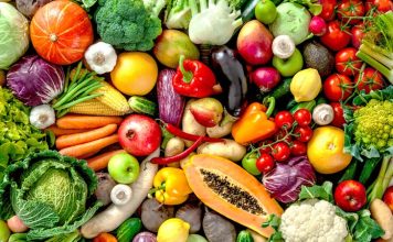 Vitamin Kaynağı Sebze Yemekleri Sebzeler, günlük beslenme düzeninde vitamin, mineral, lif ve çeşitli besin ögelerinin alınmasına katkı sağlayan temel gıdalar arasında yer alıyor. Farklı renk ve türlerdeki sebzelerin mutfaklarda daha fazla kullanılması, beslenme çeşitliliğinin artırılmasına yardımcı oluyor. Özellikle mevsim sebzeleriyle hazırlanan yemekler, hem geleneksel mutfağın önemli bir bölümünü oluşturuyor hem de Vitamin Kaynağı Sebze Yemekleri arayanlar için farklı seçenekler sunuyor. Konulu bir haber görseli.