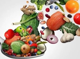 Vitamin Kullanımında Yaygın Hatalar Vitaminler, vücudun sağlıklı şekilde çalışabilmesi için ihtiyaç duyduğu temel besin öğeleri arasında yer alıyor. Ancak vitaminlerin faydalı olması, gereğinden fazla veya bilinçsiz şekilde kullanılabilecekleri anlamına gelmiyor. Son yıllarda vitamin ve mineral takviyelerine yönelik ilginin artmasıyla birlikte, ürünlerin yanlış zamanda kullanılması, gereksiz yere yüksek doz alınması ve farklı takviyelerin içeriklerinin karşılaştırılmaması gibi çeşitli hatalar da gündeme geliyor. Konulu bir haber görseli.