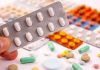 Gıda ve sağlık teknolojilerinde yaşanan gelişmeler, vitamin takviyelerinin hazırlanma biçimlerinde de yeni yaklaşımların ortaya çıkmasını sağlıyor. Araştırmacılar, vitaminlerin vücutta kullanımını, ürünlerin dayanıklılığını ve farklı bileşenlerle uyumunu daha ayrıntılı şekilde inceleyerek yeni formülasyonlar geliştirmeye odaklanıyor. Bu çalışmalar, özellikle Vitamin Takviyeleri alanında daha kontrollü ve ihtiyaca yönelik ürünlerin araştırılmasına katkı sağlıyor. Konulu bir haber görseli.