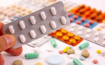 Vitamin Takviyelerinde Akıllı Formülasyonlar Gıda ve sağlık teknolojilerinde yaşanan gelişmeler, vitamin takviyelerinin hazırlanma biçimlerinde de yeni yaklaşımların ortaya çıkmasını sağlıyor. Araştırmacılar, vitaminlerin vücutta kullanımını, ürünlerin dayanıklılığını ve farklı bileşenlerle uyumunu daha ayrıntılı şekilde inceleyerek yeni formülasyonlar geliştirmeye odaklanıyor. Bu çalışmalar, özellikle Vitamin Takviyeleri alanında daha kontrollü ve ihtiyaca yönelik ürünlerin araştırılmasına katkı sağlıyor. Konulu bir haber görseli.
