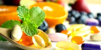 Vitamin Takviyelerinde Doğru Kullanım Rehberi Günlük beslenme düzeninin yetersiz kaldığı bazı durumlarda vitamin takviyeleri, vücudun ihtiyaç duyduğu besin öğelerinin karşılanmasına yardımcı olabiliyor. Ancak vitamin ve mineral ürünlerinin bilinçsiz, gereğinden fazla veya yanlış zamanda kullanılması her zaman beklenen faydayı sağlamayabiliyor. Uzman kuruluşlar, takviye kullanımında öncelikle kişinin beslenme düzeninin, yaşının, özel ihtiyaçlarının ve varsa sağlık durumunun değerlendirilmesi gerektiğine dikkat çekiyor. Konulu bir haber görseli.