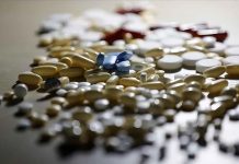 Vitamin sektöründe bilimsel çalışmaların ve teknolojik yatırımların hız kazanması, yeni ürün ve üretim yöntemleri geliştirme yarışını da beraberinde getiriyor. Araştırma kuruluşları ve teknoloji şirketleri, vitaminlerin üretiminden emilimine kadar farklı aşamalarda kullanılabilecek yeni yöntemler üzerinde çalışmalarını sürdürüyor. Bu süreçte geliştirilen yeniliklerin fikri mülkiyet haklarıyla korunması, sektördeki rekabetin önemli başlıklarından biri haline geliyor. Konulu bir haber görseli.