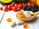 Sağlık teknolojilerinde yaşanan hızlı gelişmeler, vitamin düzeylerinin değerlendirilmesi için kullanılan test yöntemlerinde de yeni uygulamaların ortaya çıkmasını sağlıyor. Laboratuvar teknolojileri, dijital sağlık platformları ve veri analiz sistemleri bir araya gelirken, vitamin ölçümlerinin daha hızlı değerlendirilmesine yönelik çözümler üzerinde çalışmalar devam ediyor. Bu gelişmeler, Vitamin Testleri alanında yalnızca laboratuvar sonuçlarının elde edilmesini değil, sonuçların dijital ortamda takip edilmesini ve geçmiş verilerle karşılaştırılmasını da mümkün hale getiriyor. Konulu bir haber görseli.