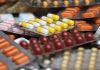 Vitamin Üretiminde İnovatif Yaklaşımlar Gıda, sağlık ve biyoteknoloji alanlarında yaşanan teknolojik gelişmeler, vitamin üretim süreçlerinde yeni yöntemlerin ortaya çıkmasını sağlıyor. Artan tüketici ihtiyaçları, üretim verimliliğinin yükseltilmesi ve ürün kalitesinin daha kontrollü hale getirilmesi amacıyla araştırmacılar farklı üretim teknikleri üzerinde çalışmalar yürütüyor. Bu gelişmeler, Vitamin Üretimi alanında geleneksel yöntemlerin yanında biyoteknoloji, mikroorganizma tabanlı sistemler ve gelişmiş formülasyon tekniklerinin daha fazla araştırılmasına zemin hazırlıyor. Konulu bir haber görseli.