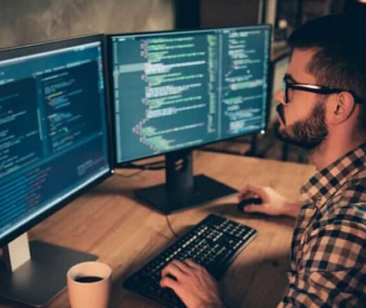 Vitamin Verilerini Analiz Eden Yeni Yazılımlar Sağlık teknolojilerindeki gelişmeler, vitamin düzeylerinin değerlendirilmesi ve beslenme verilerinin yorumlanması konusunda yeni dijital çözümlerin ortaya çıkmasını sağlıyor. Son dönemde geliştirilen yazılımlar, farklı kaynaklardan elde edilen sağlık ve beslenme verilerini bir araya getirerek daha kapsamlı analizler gerçekleştirmeyi hedefliyor. Bu teknolojiler sayesinde Vitamin Verileri, yalnızca tek bir test sonucu üzerinden değil, farklı dönemlerde elde edilen ölçümler ve beslenme alışkanlıklarıyla birlikte değerlendirilebiliyor. Konulu bir haber görseli.